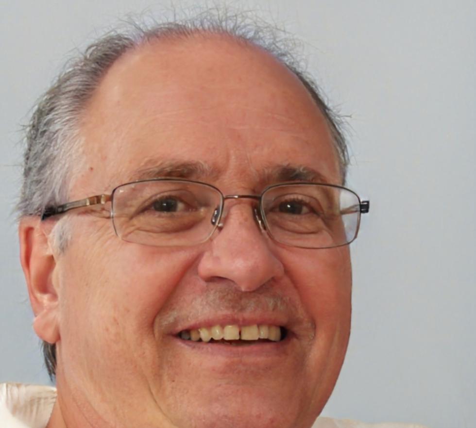 Carlos Mendoza, Director Financiero